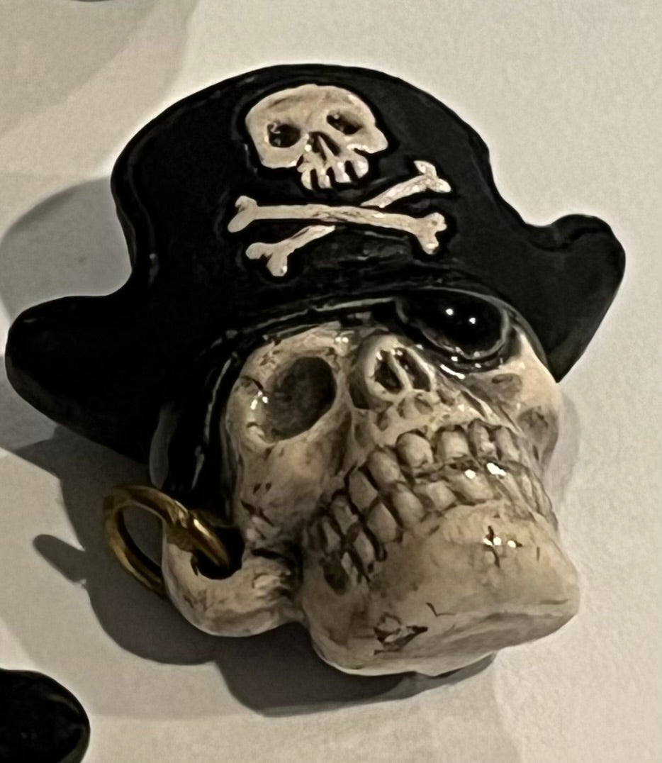 Peruvian ceramic pirates and skulls