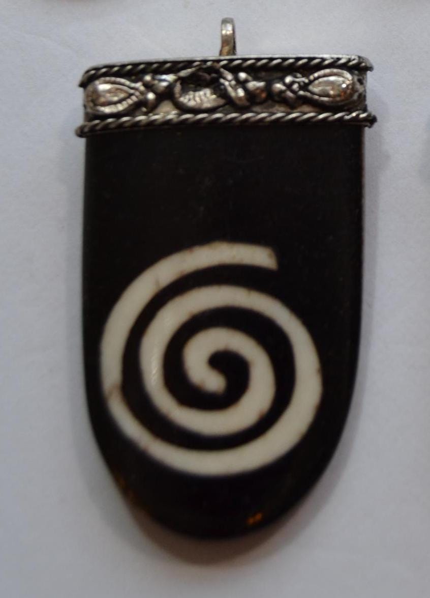 Black and White Spiral-Patterned Bone Beads