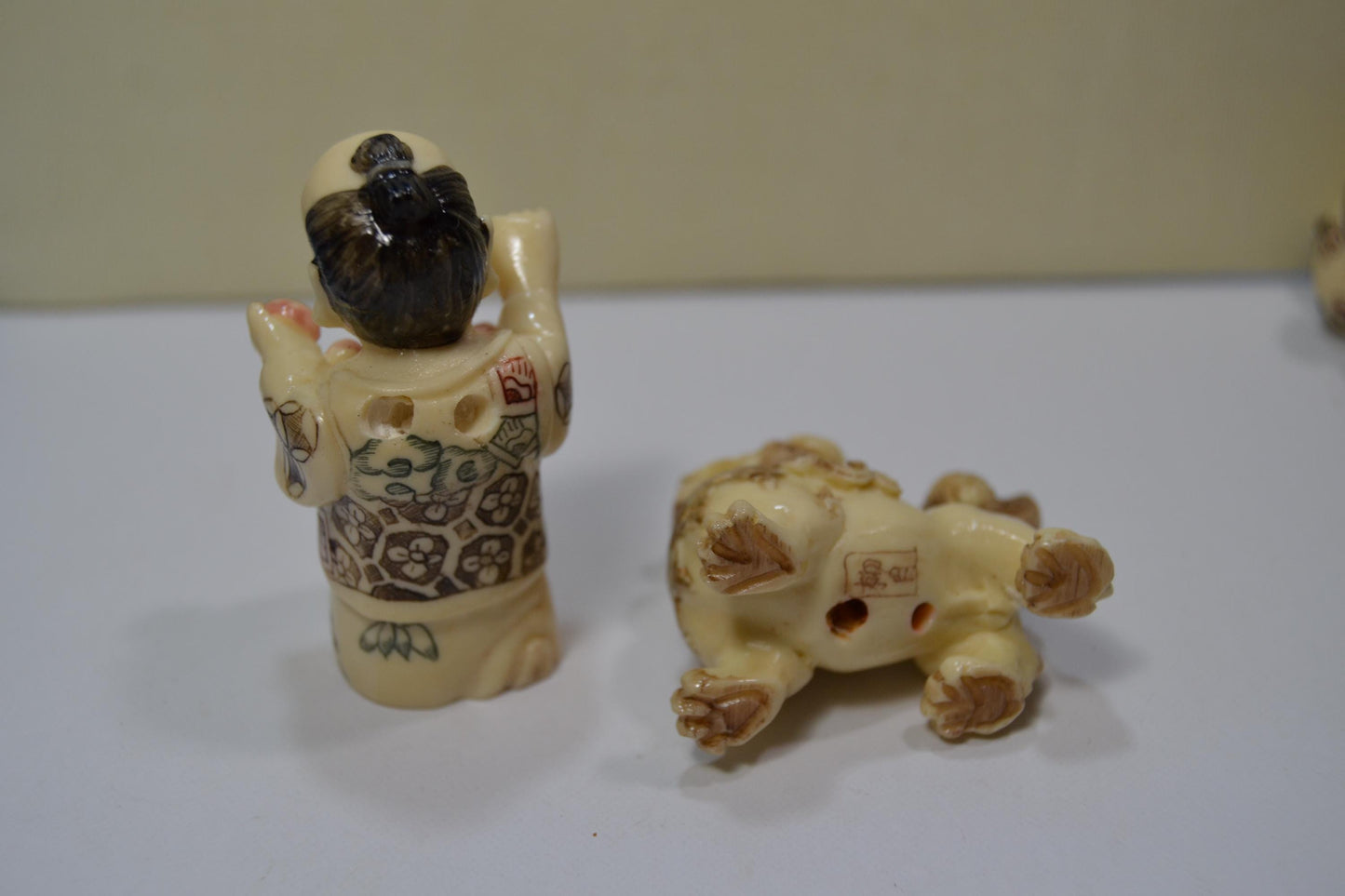 Big Netsuke, Foo Dog, People figurines
