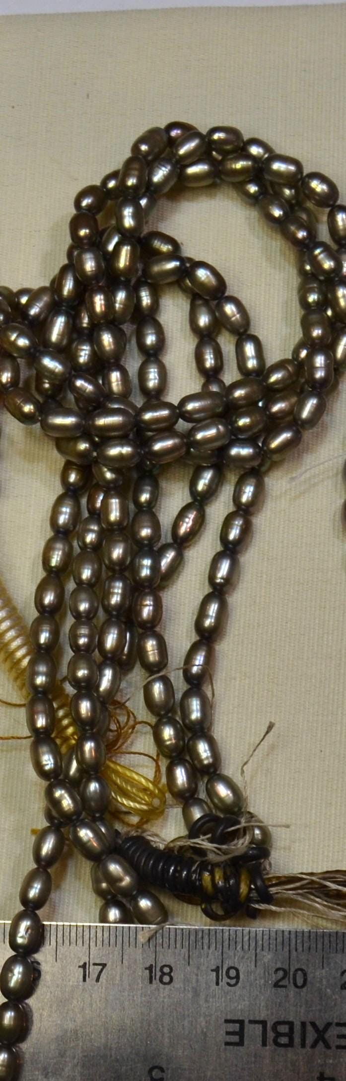 Fresh water pearls, 4-6mm in diameter