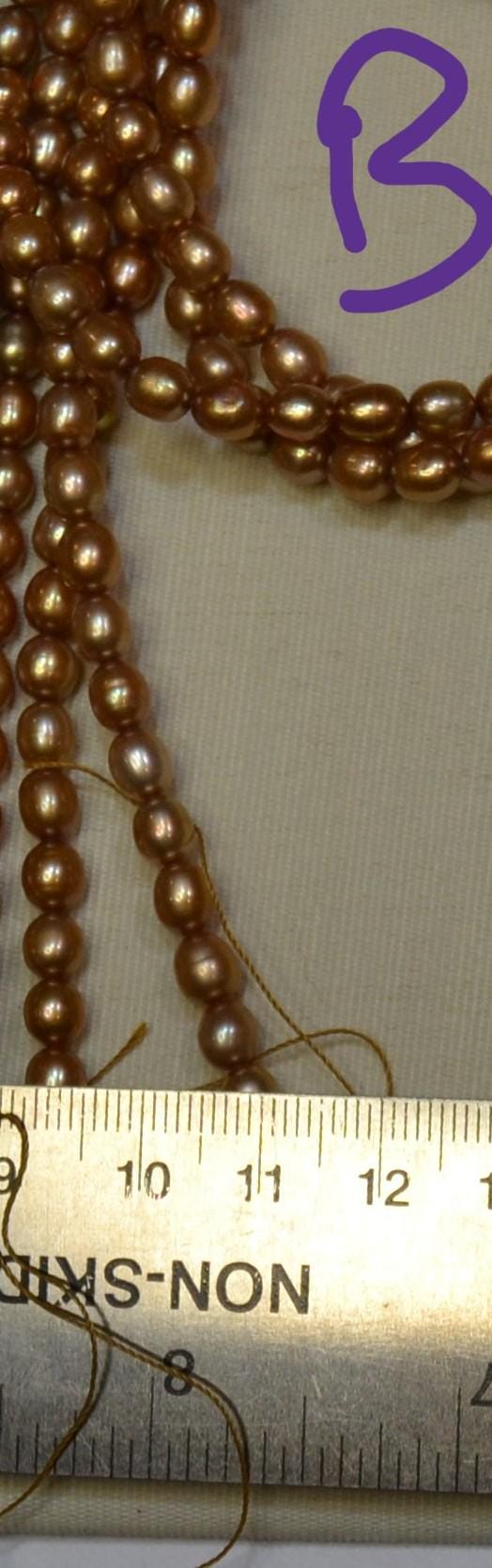 Fresh water pearls, 4-6mm in diameter