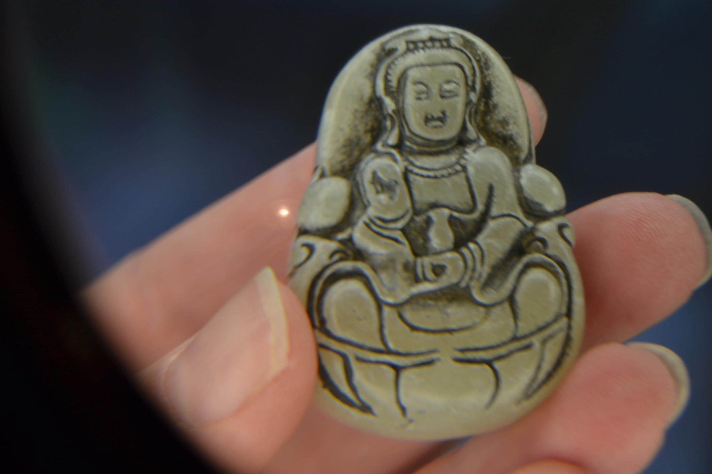 Jadite pendant, buddha or Bodhisattva