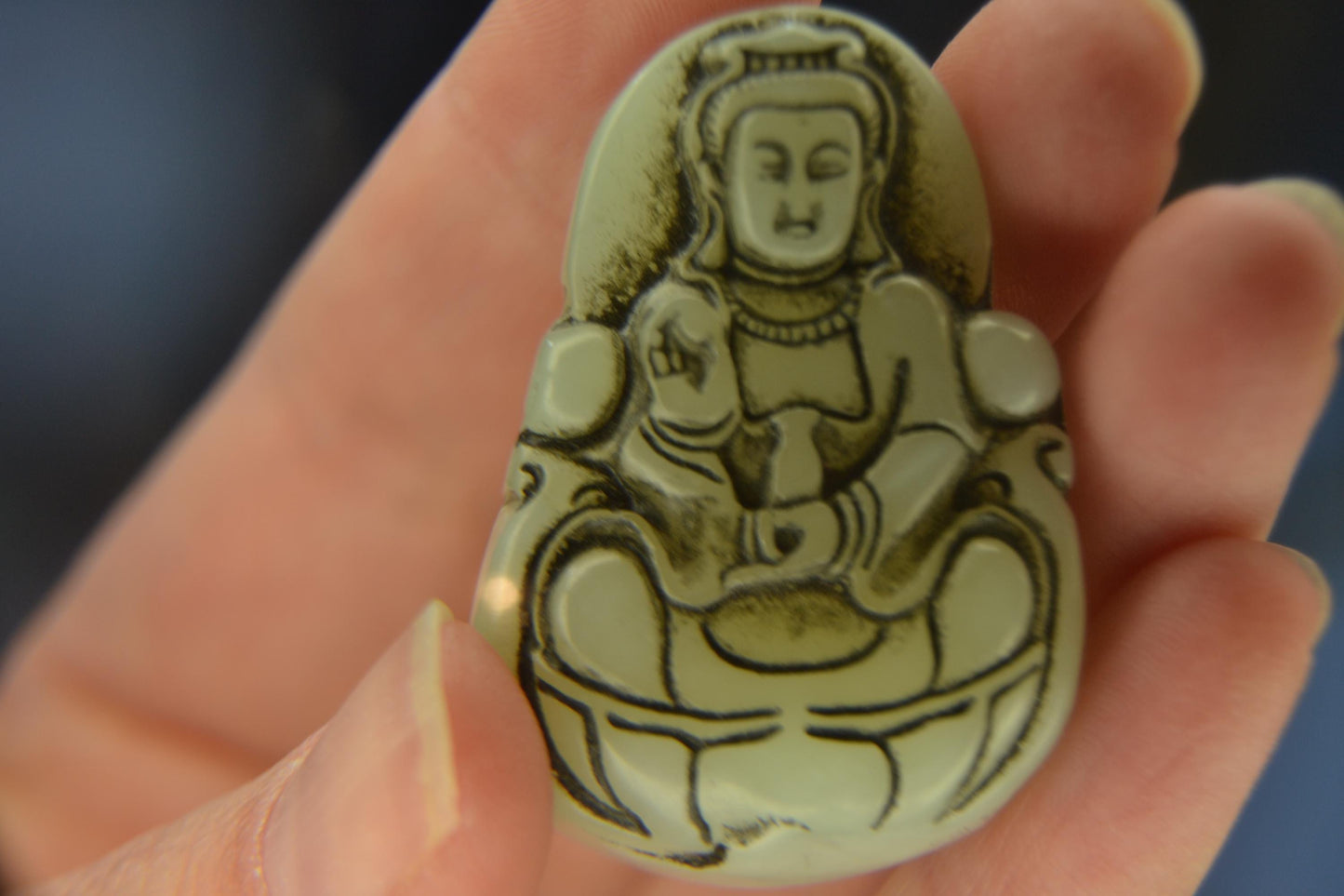 Jadite pendant, buddha or Bodhisattva